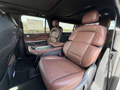 New 2026 Lincoln Navigator L Reserve AWD/4WD image 23