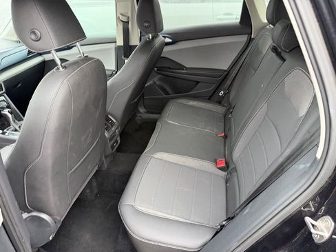 Used 2024 Volkswagen Taos SE image 5