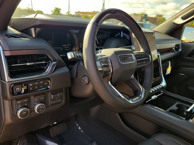 New 2026 GMC Yukon Denali w/ Denali Reserve Package AWD/4WD image 10
