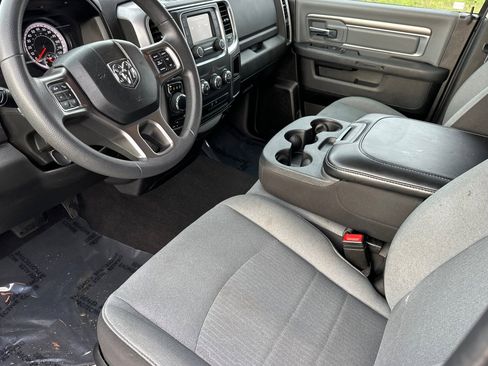 Used 2024 RAM 1500 Classic SLT image 9