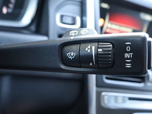 Used 2015 Volvo XC60 T5 AWD/4WD image 33