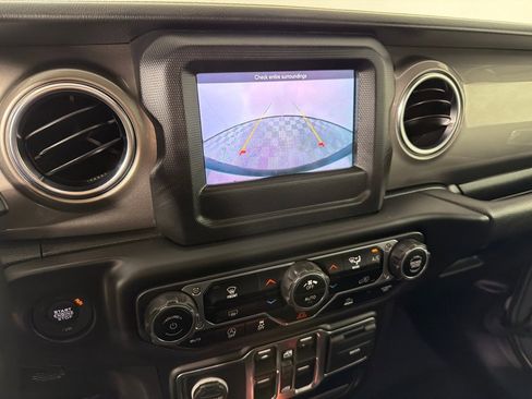 Used 2021 Jeep Wrangler Unlimited Sahara image 17