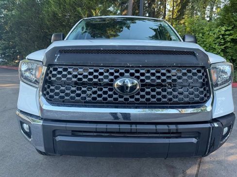 Used 2018 Toyota Tundra SR5 w/ SR5 Upgrade Package AWD/4WD image 9
