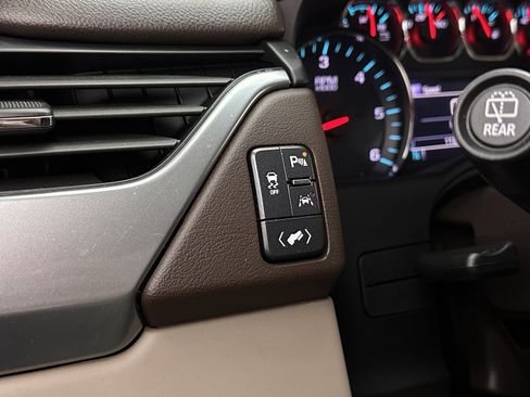 Used 2018 Chevrolet Tahoe LT image 18