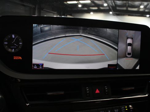 Used 2022 Lexus ES 300h Ultra Luxury w/ Accessory Package 2 FWD image 59