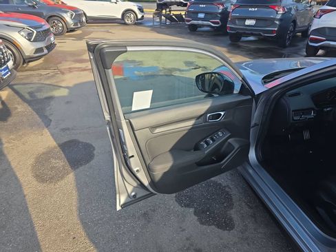 Used 2025 Honda Civic Sport image 10