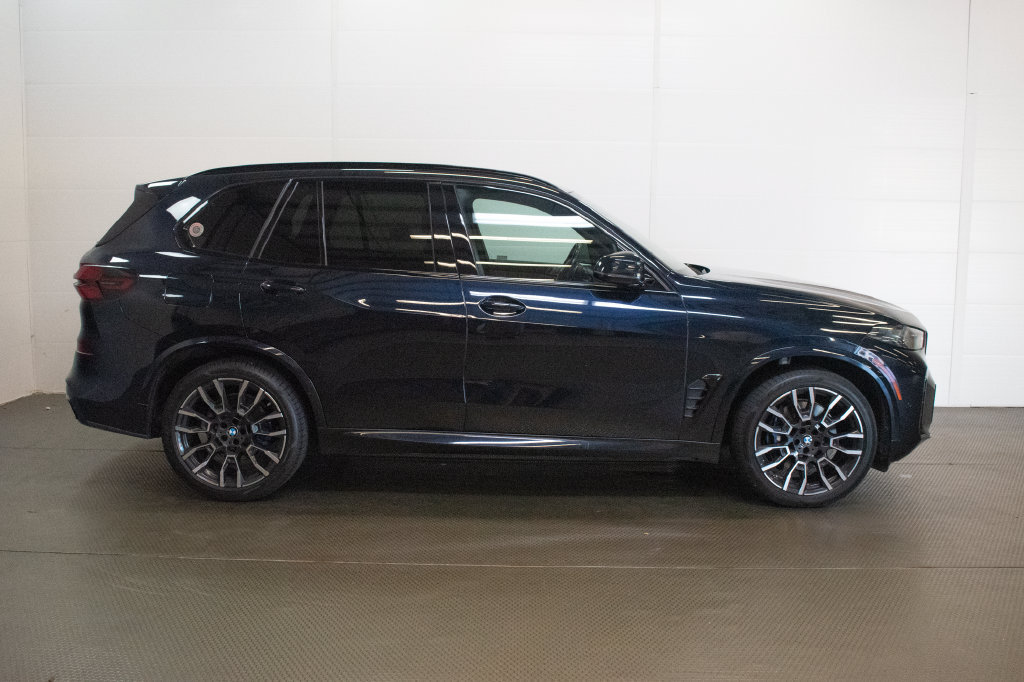 Used 2024 BMW X5 xDrive40i w/ M Sport Package AWD/4WD image 3