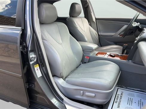 Used 2011 Toyota Camry XLE w/ SE/XLE Extra-Value Pkg FWD image 14