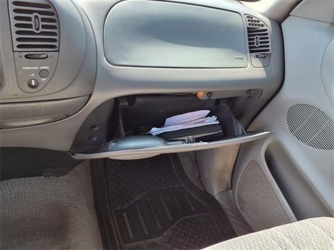 Used 1998 Ford F150 XLT image 26