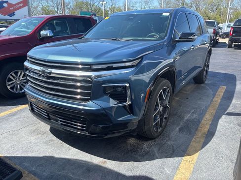 Used 2025 Chevrolet Traverse High Country w/ LPO, Floor Liner Package image 1