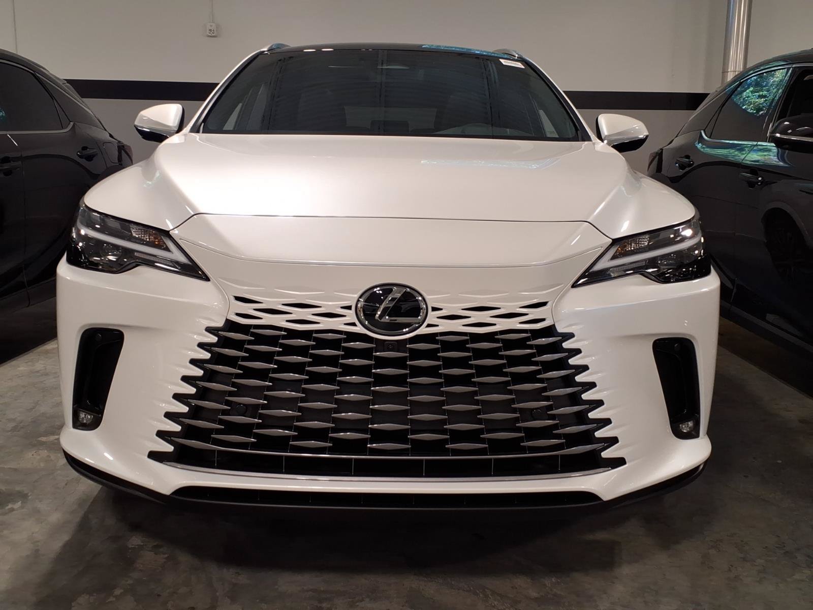 New 2026 Lexus RX 350h AWD/4WD image 2