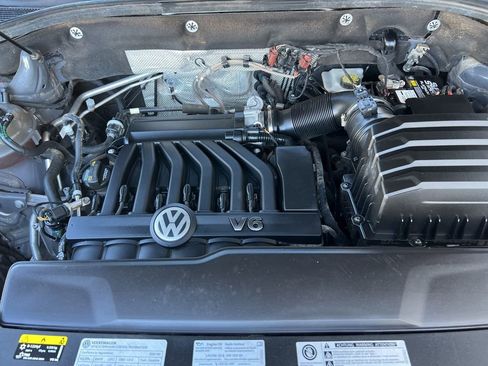 Used 2020 Volkswagen Atlas Cross Sport SE w/ Towing Package image 22