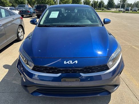 Used 2023 Kia Forte LXS w/ LXS Technology Package FWD image 3