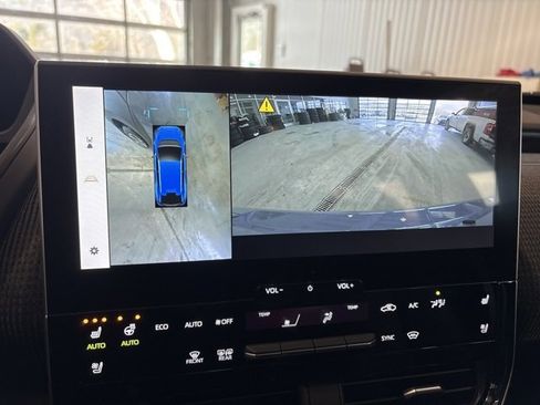 Used 2024 Subaru Solterra Touring image 20