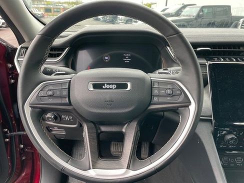 Certified 2023 Jeep Grand Cherokee Limited w/ Luxury Tech Group II AWD/4WD image 43