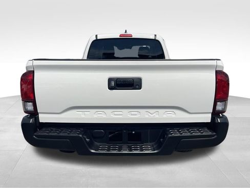 Used 2022 Toyota Tacoma SR RWD image 9