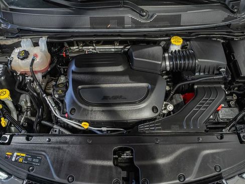 Used 2025 Chrysler Pacifica Select FWD image 22