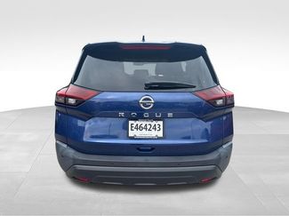 Used 2021 Nissan Rogue S FWD video 4