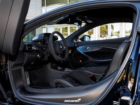 Used 2023 McLaren Artura RWD image 36