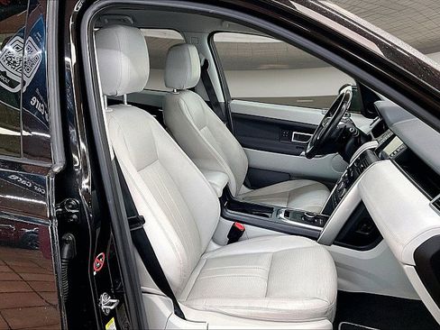 Used 2018 Land Rover Discovery Sport HSE image 7