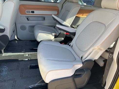 New 2025 Volkswagen ID. Buzz 1st Edition image 11