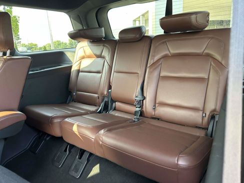 Used 2025 Lincoln Navigator Reserve AWD/4WD image 18