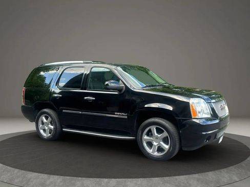 Used 2014 GMC Yukon Denali AWD/4WD image 3