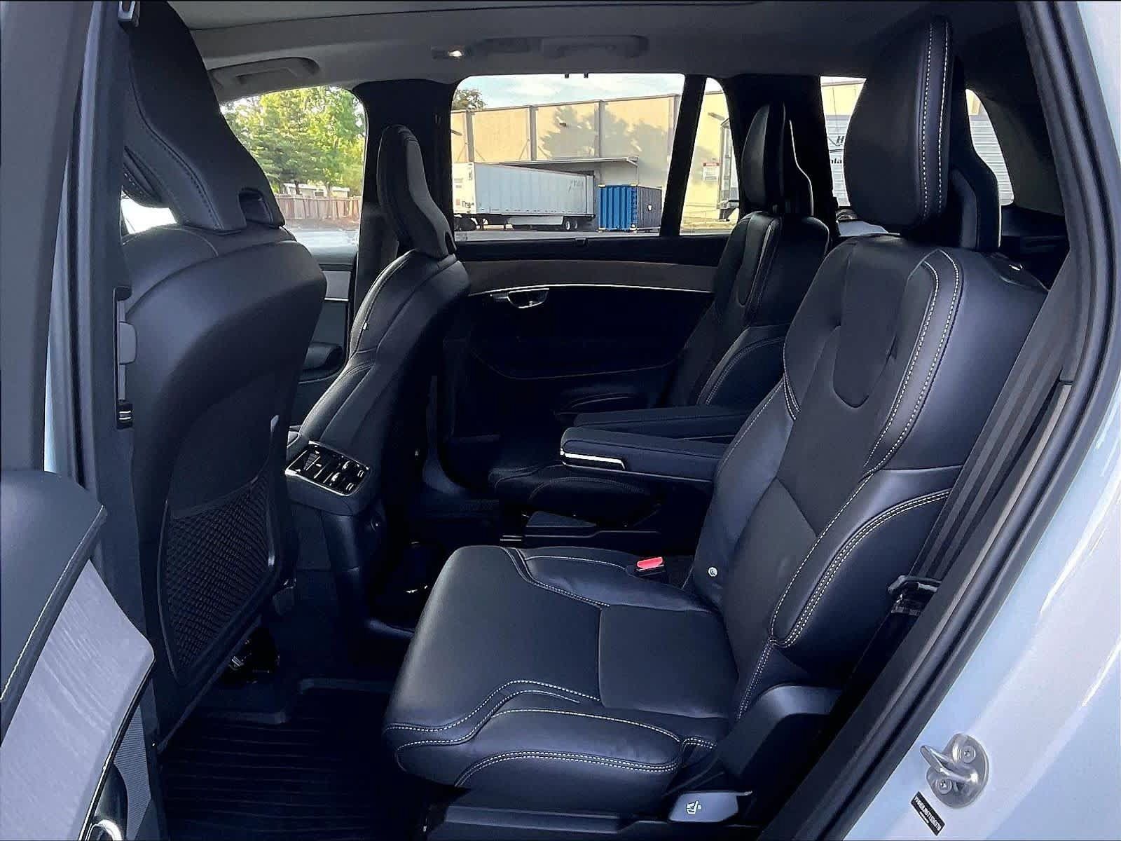 New 2026 Volvo XC90 T8 Ultra w/ Lounge Package AWD/4WD image 12