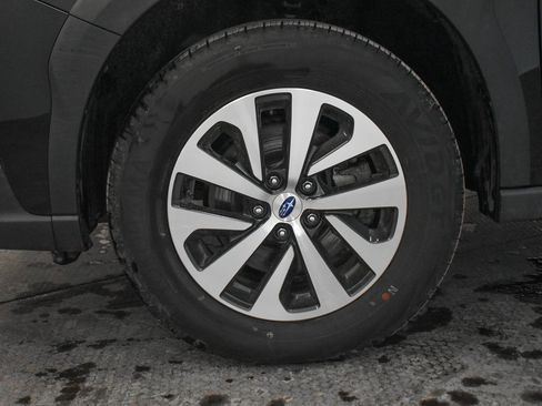 Certified 2025 Subaru Outback Premium image 9