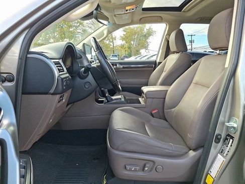 Used 2023 Lexus GX 460 Premium w/ Accessory Package AWD/4WD image 15