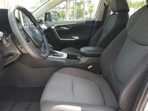 Certified 2025 Toyota RAV4 XLE FWD image 18