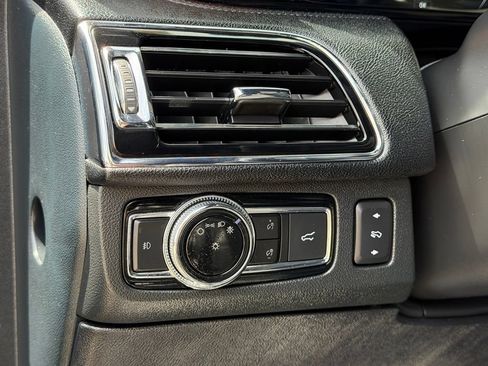 Used 2019 Lincoln Navigator Reserve AWD/4WD image 26