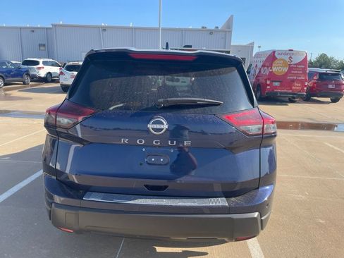 Used 2025 Nissan Rogue SV FWD image 7