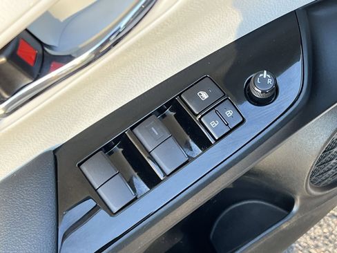 Used 2022 Toyota Prius Prime LE image 13