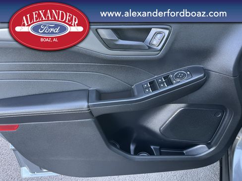 Used 2025 Ford Escape Active w/ Cold Weather Package image 9