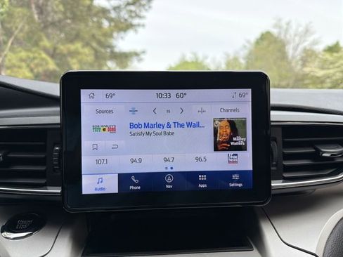 Used 2023 Ford Explorer XLT w/ Equipment Group 202A RWD image 16