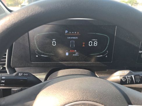 Used 2023 Kia Sportage LX FWD image 3