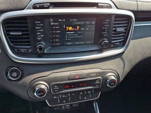 Used 2019 Kia Sorento EX image 16