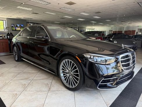 Used 2022 Mercedes-Benz S 580 4MATIC Sedan image 1