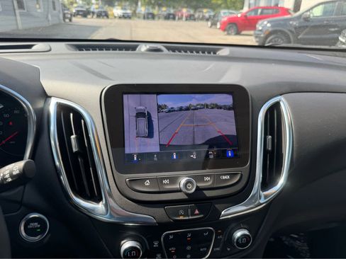 Used 2022 Chevrolet Equinox LT image 27