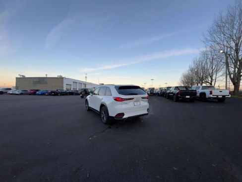 Used 2025 MAZDA CX-70 3.3 Turbo w/ Preferred Package image 16