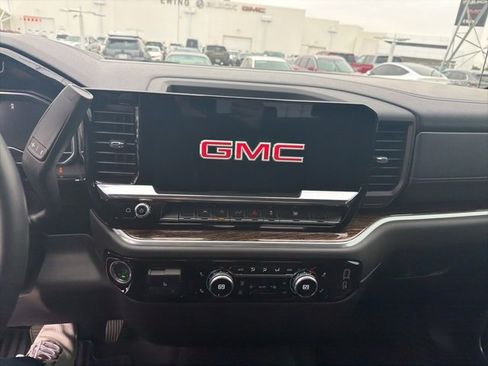Used 2025 GMC Sierra 1500 Elevation image 8