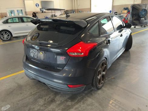 Used 2016 Ford Focus ST image 2