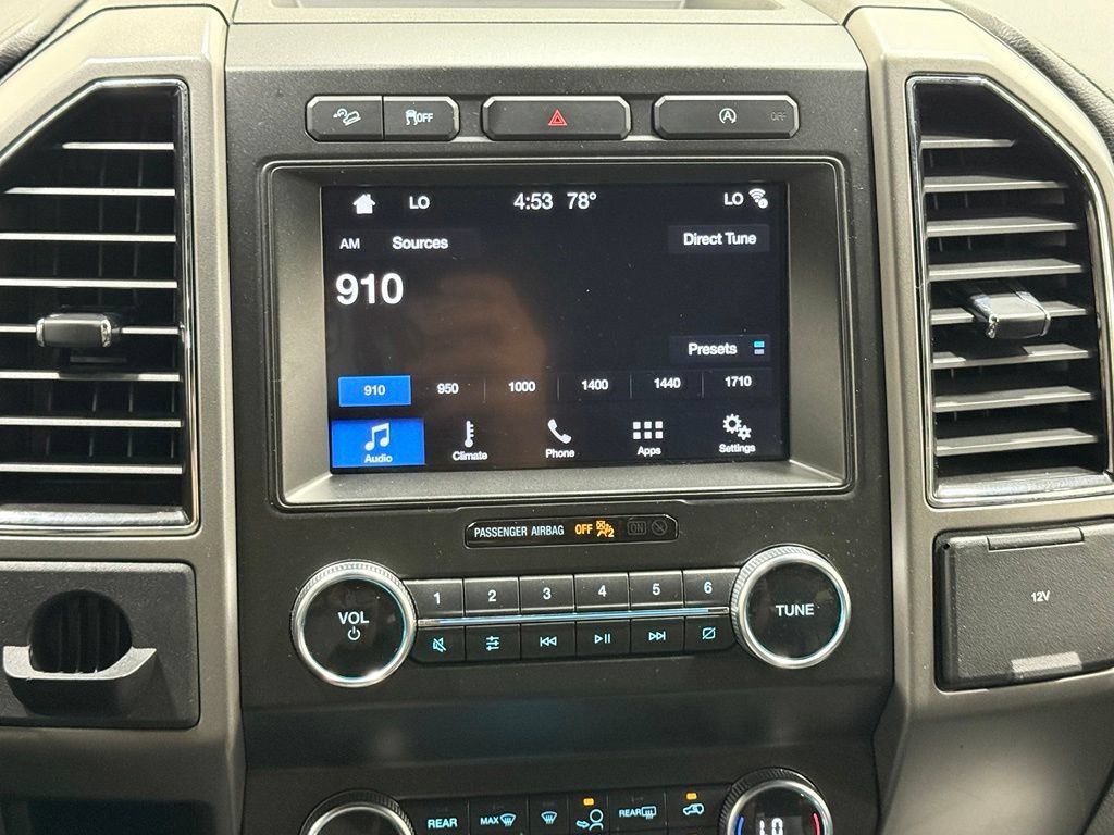 Used 2019 Ford Expedition XLT w/ Equipment Group 202A AWD/4WD image 28