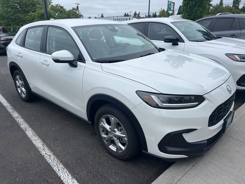 Used 2025 Honda HR-V LX image 3