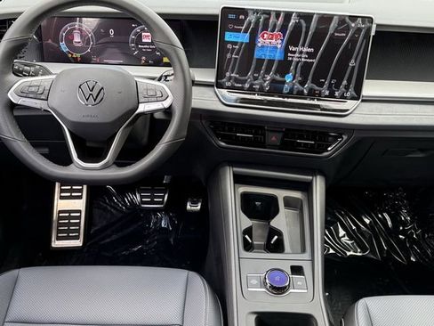 New 2026 Volkswagen Tiguan SE R-Line FWD image 8