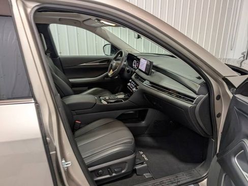 Used 2023 INFINITI QX60 Luxe w/ Vision Package image 32