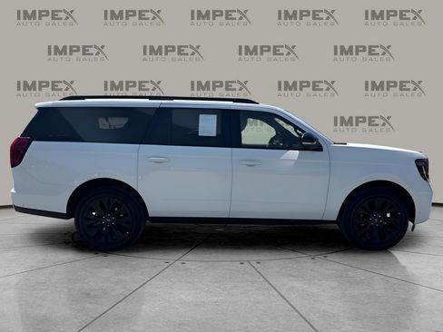 Used 2025 Ford Expedition Max Platinum w/ Stealth Appearance Package AWD/4WD image 6