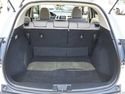 Used 2018 Honda HR-V EX image 12