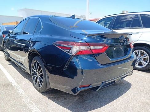 Used 2021 Toyota Camry SE w/ Convenience Package FWD image 13
